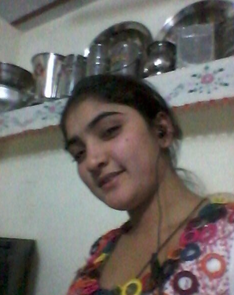 Cute Indian teen beauty boobs pics 12