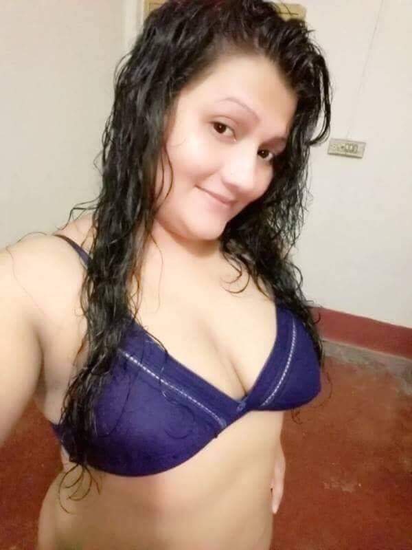 Cute looking Desi married wife nude photos 2