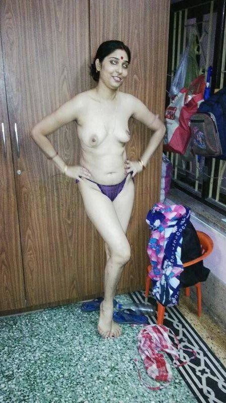 Cute wife nude pics to tempt your sex nerves 4