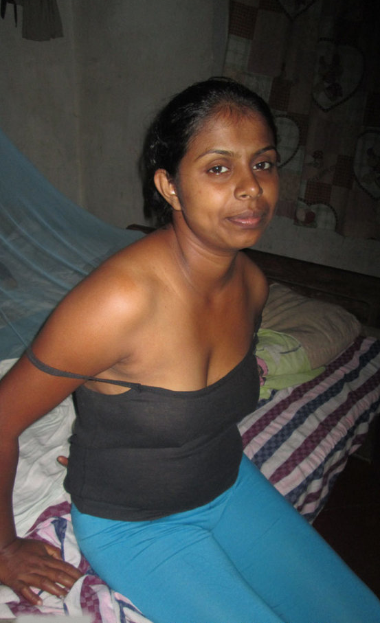Dark Tamil girl blowjob pics for Tamil sex lovers 3