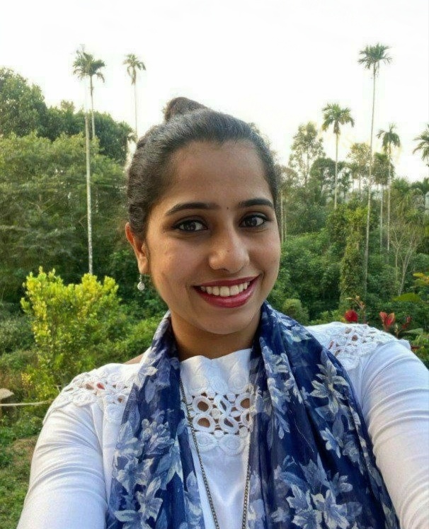 Dazzling Indian beauty topless photos leaked 2