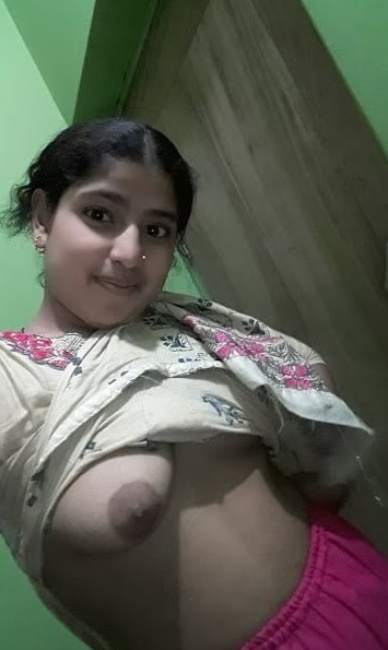 Dehati Bhabhi nude pics 3
