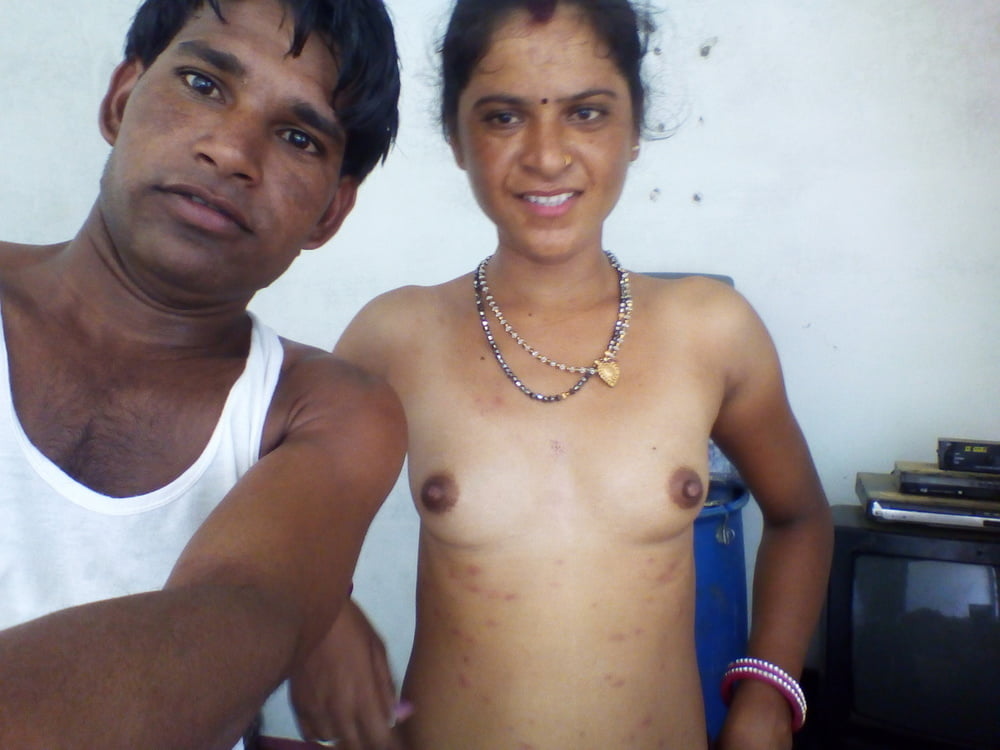 Dehati Bhabhi sex pics with her neighbor 1