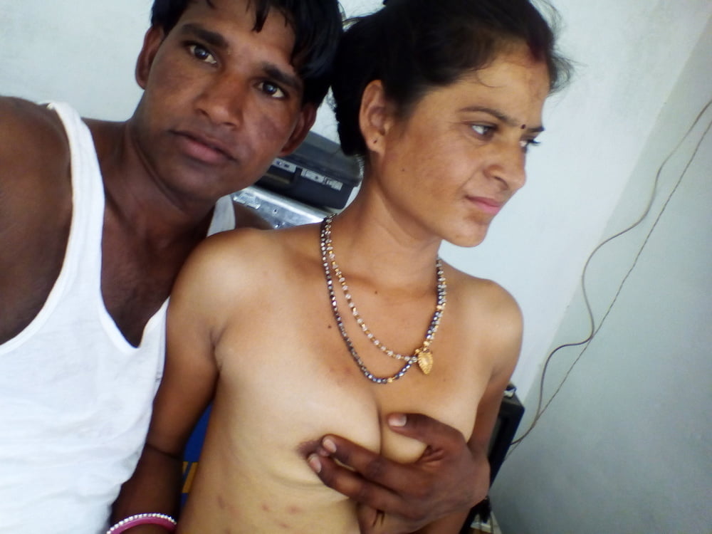 Dehati Bhabhi sex pics with her neighbor 2