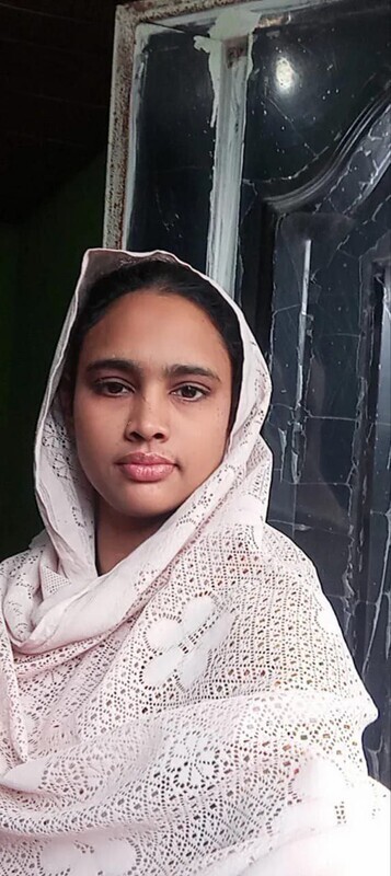 Dehati girl sitting naked in bedroom viral pics 1