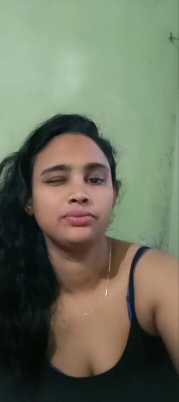 Dehati girl sitting naked in bedroom viral pics 3