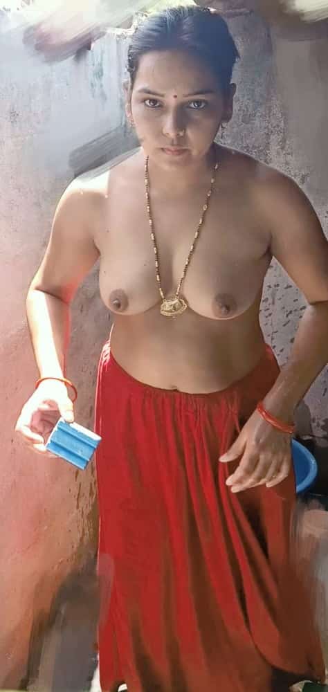 Dehati topless cute Bhabhi nude pics 3