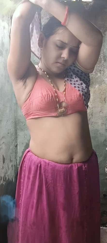 Dehati topless cute Bhabhi nude pics 5