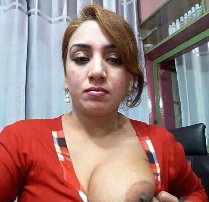 Desi Bhabhi big boobs show 2
