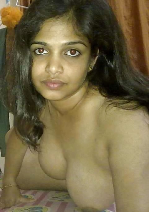 Desi Bhabhi Boobs show picture collection 7