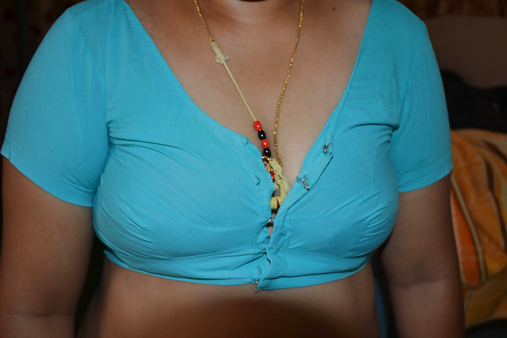 Desi bhabhi juicy Tits exposed photo collection 4