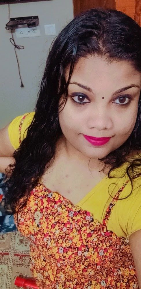 Desi bhabhi nude bath under the shower photos 2