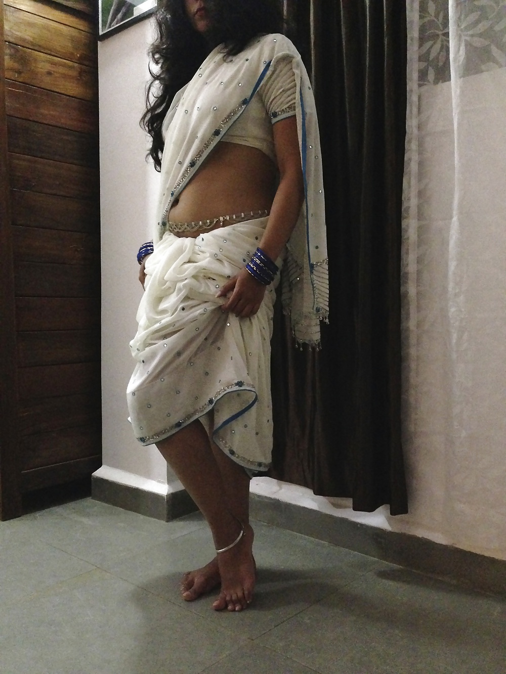 Desi Bhabhi sex teaser photos 1