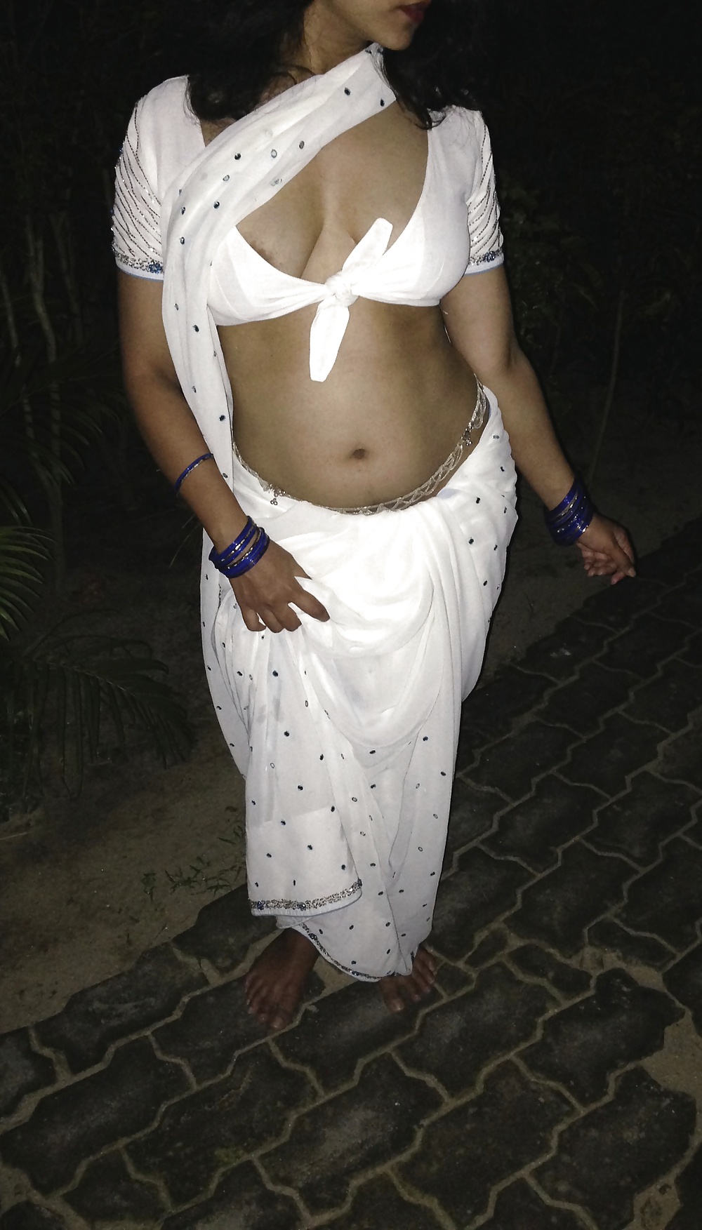 Desi Bhabhi sex teaser photos 8