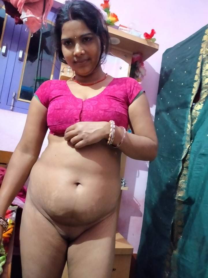 Desi Bhabhi sexy pics leaked online 1