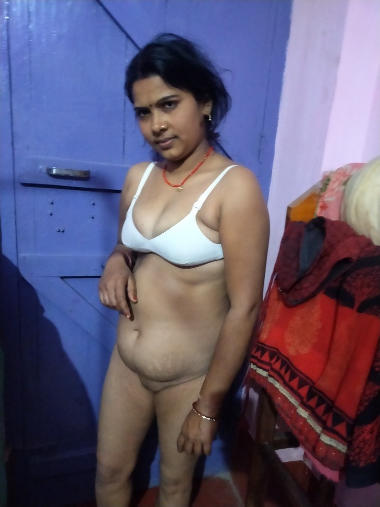 Desi Bhabhi sexy pics leaked online 3