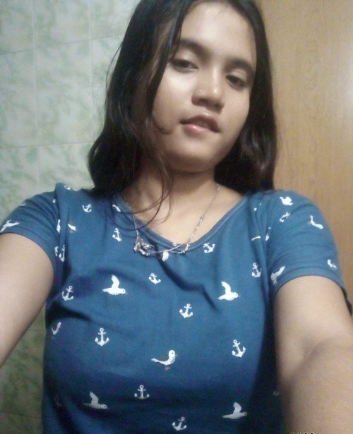 Desi bhabhi showing big boobs selfshot sex photos 2