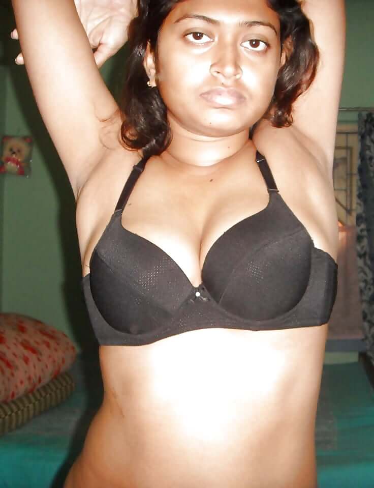 Desi bhabi nude photos waiting for your cum tribute 12