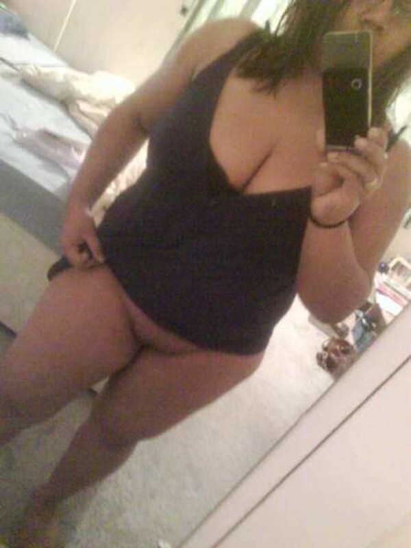 Desi big ass girl naked selfie photos viral 7