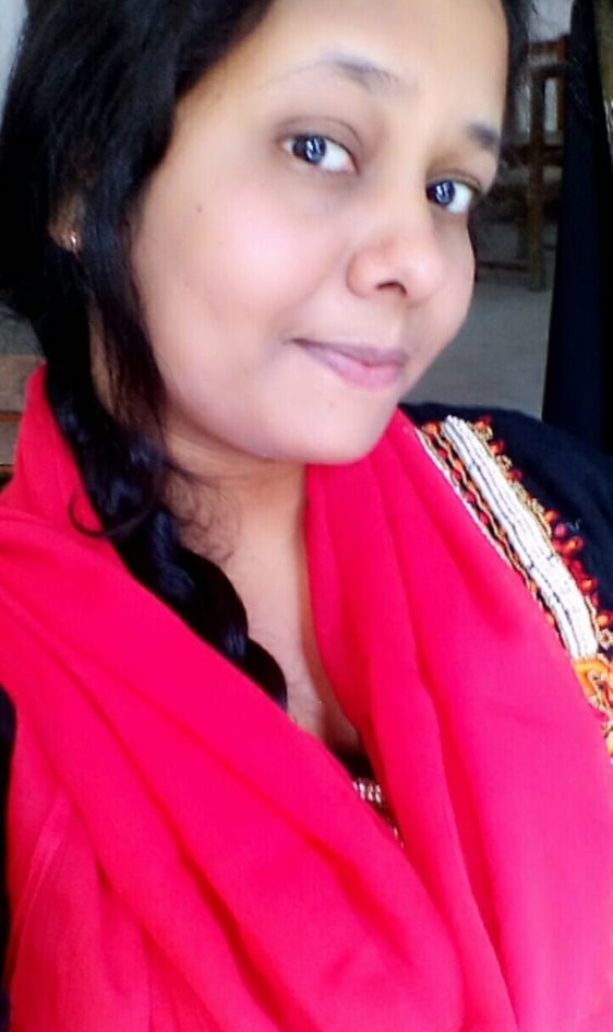 Desi big boobs girl topless selfie photos 10