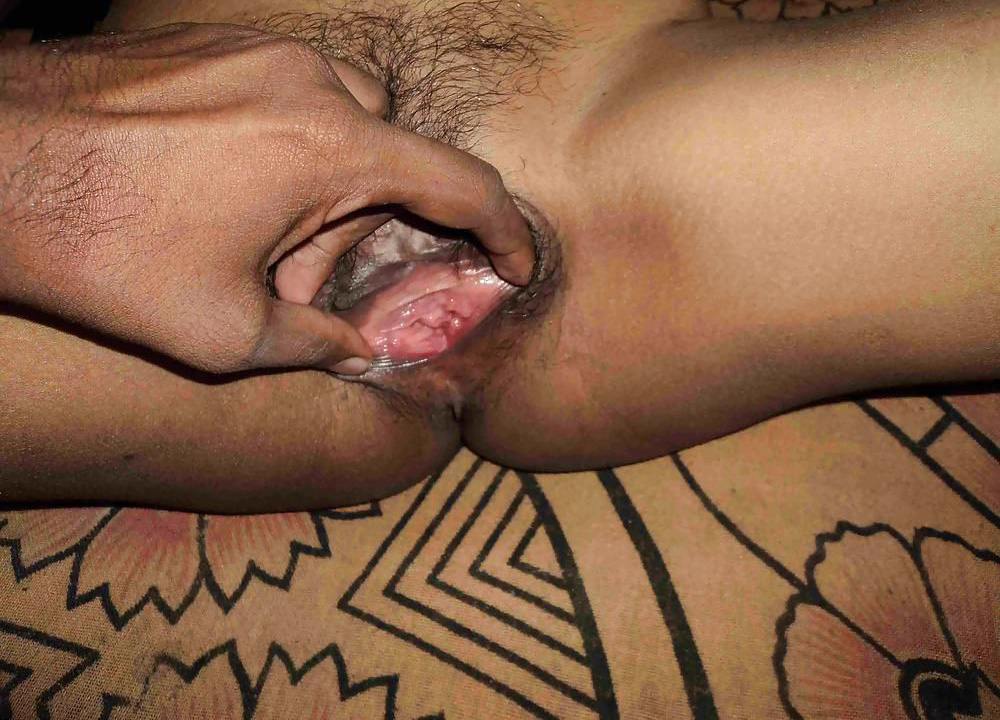 Desi big boobs wife nude pics released online by hubby 10