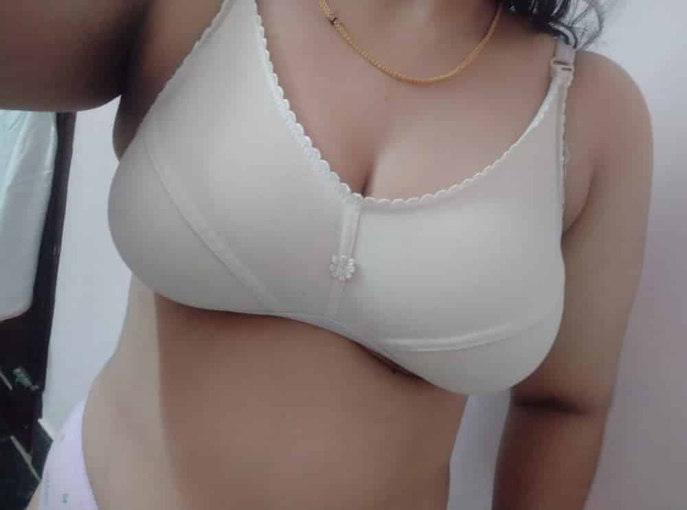 Desi big tits girl hot selfie photos 2
