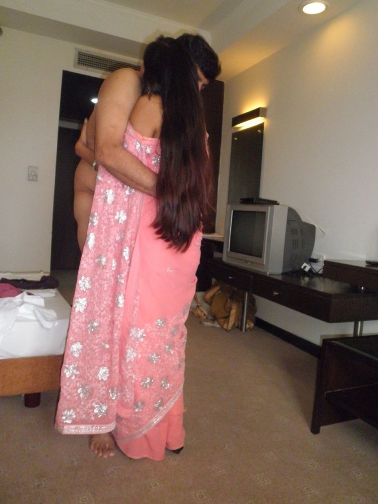 Desi couple naughty bedroom pics 7