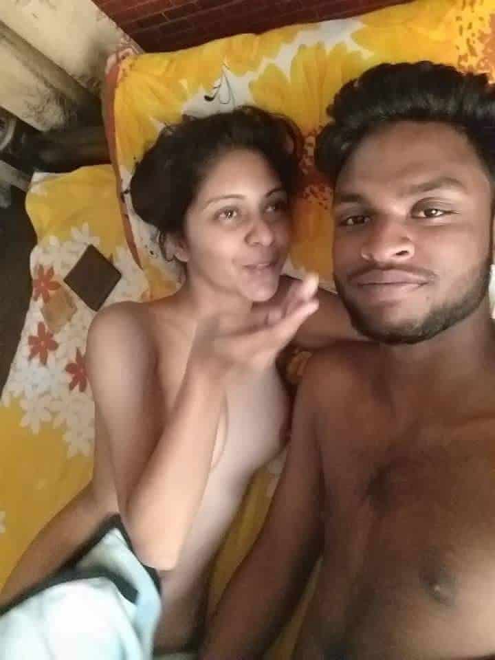 Desi couple nude photos 1