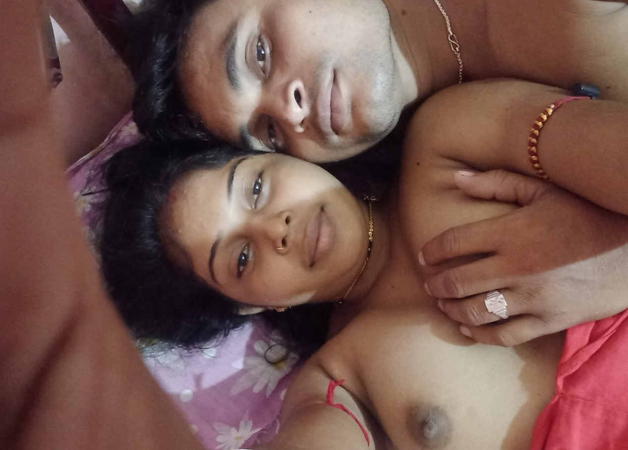 Desi couple topless foreplay homemade photos 2