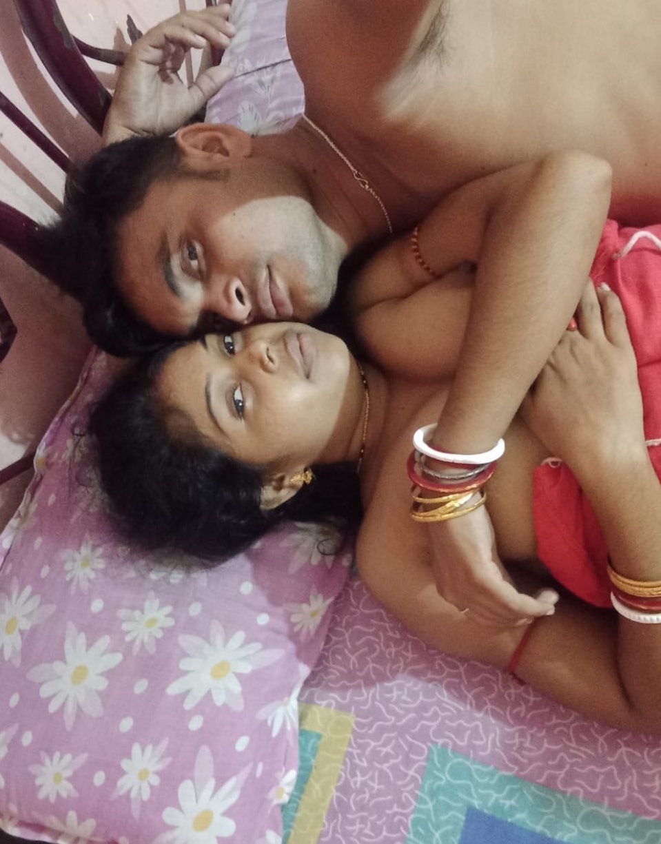Desi couple topless foreplay homemade photos 7
