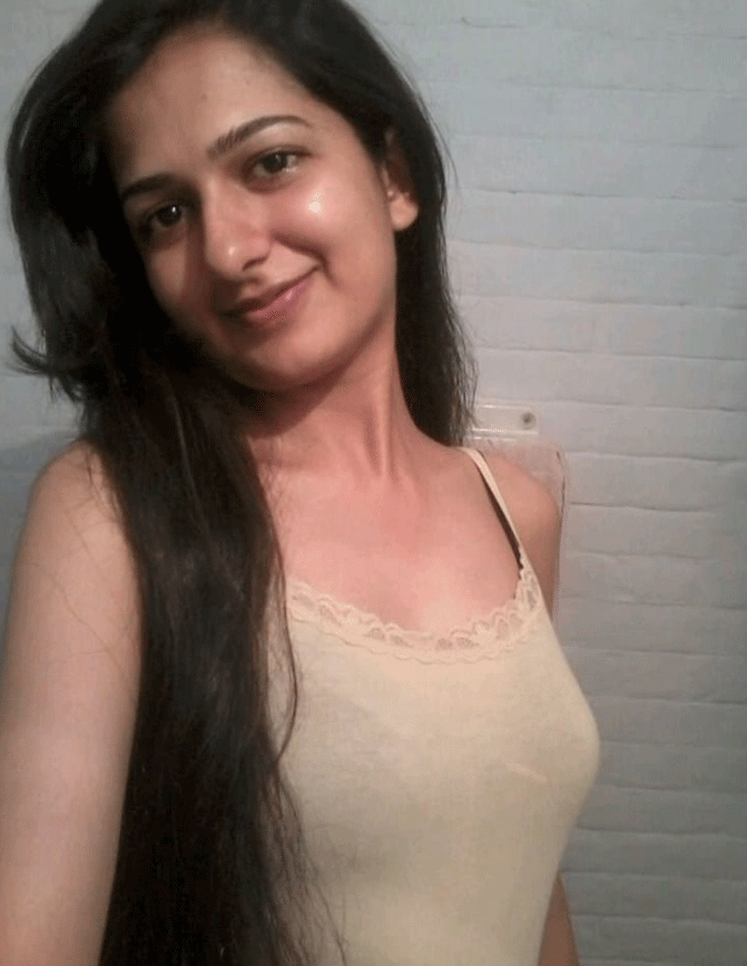 Desi cute babe exposed nude photos online 2