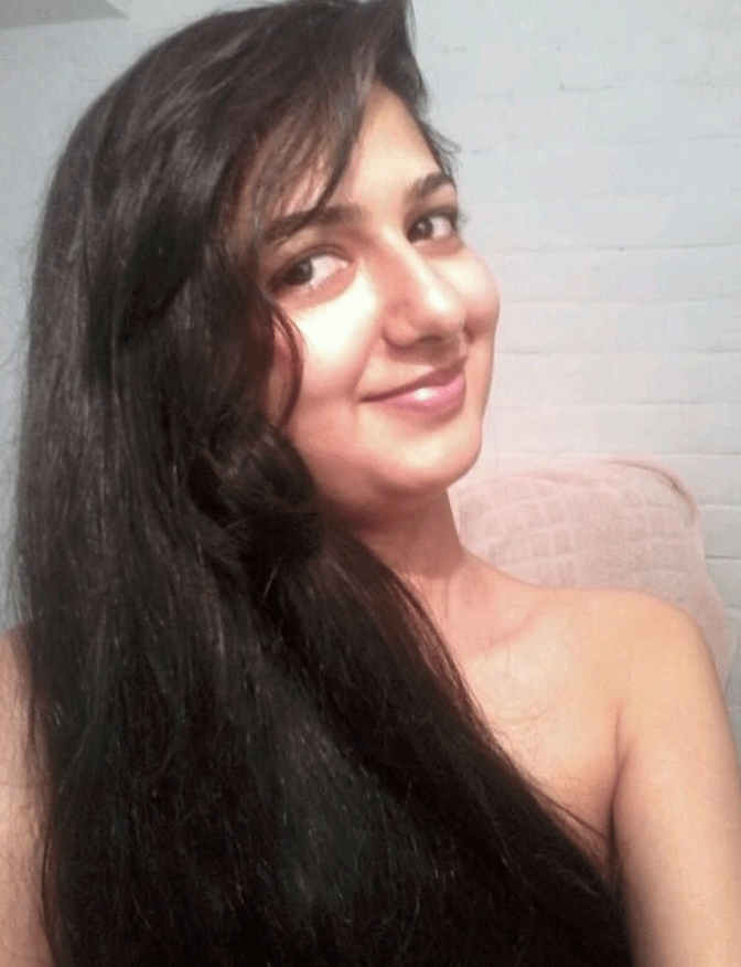 Desi cute babe exposed nude photos online 5