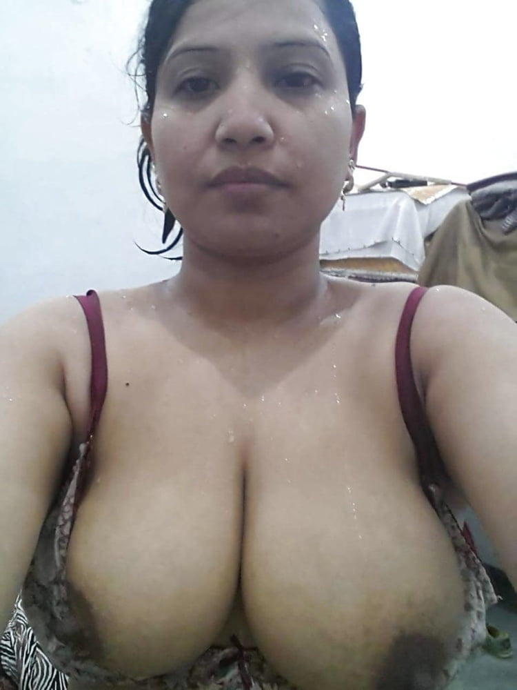 Desi Dehati wife with huge tits and fat pussy on display 5
