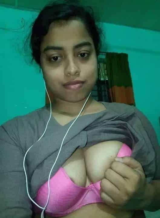 Desi GF nude photos exposed on the net by her lover 4
