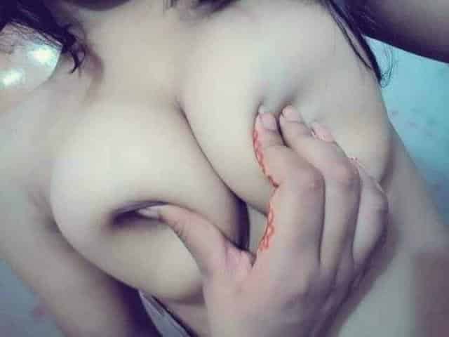 Desi GF nude photos for the first time 6