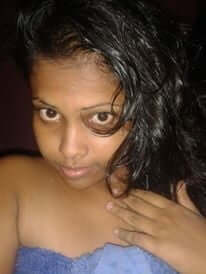 Desi girl nude photos of Desi teen exposing her topless body 3