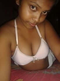 Desi girl nude photos of Desi teen exposing her topless body 5