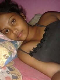 Desi girl nude photos of Desi teen exposing her topless body 7