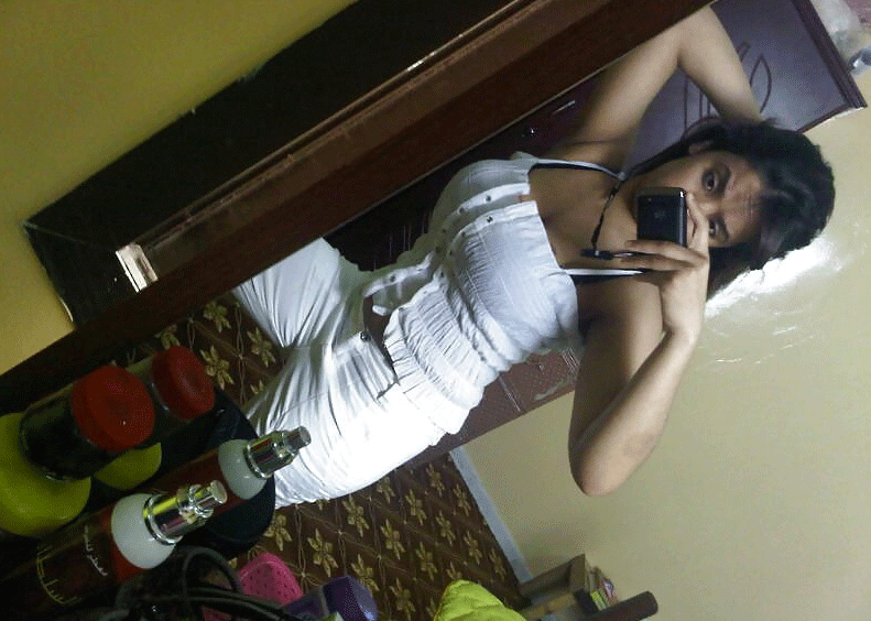 Desi girl nude photos online 6