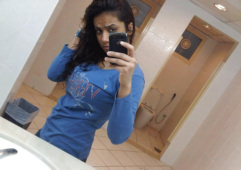 Desi girl nude photos online 8