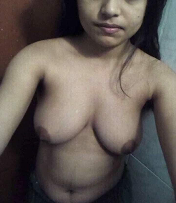 Desi hot girlfriend leaked nudes 2