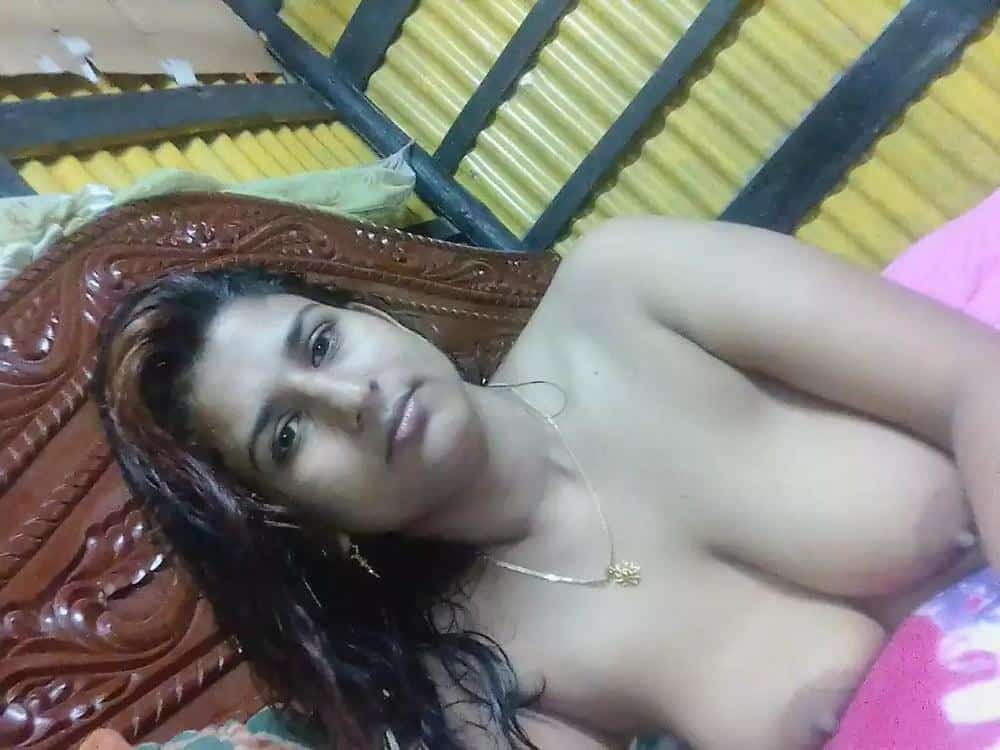 Desi housewife nude photos looks stunning hot 1