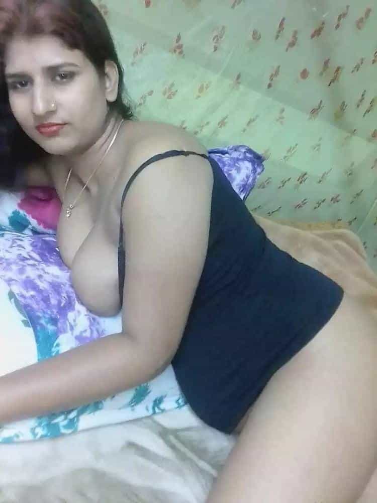 Desi housewife nude photos looks stunning hot 6