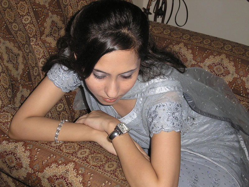 Desi Indian girl Ambika nude photos leaked online 8