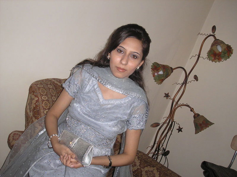 Desi Indian girl Ambika nude photos leaked online 9
