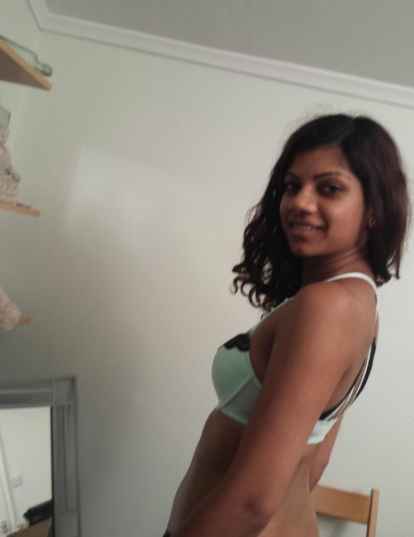 Desi juicy tits exposing girl from Bengaluru 3