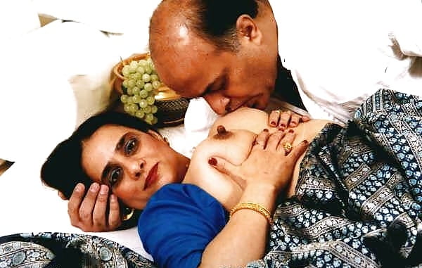 Desi mature whore aunty sex photos 1