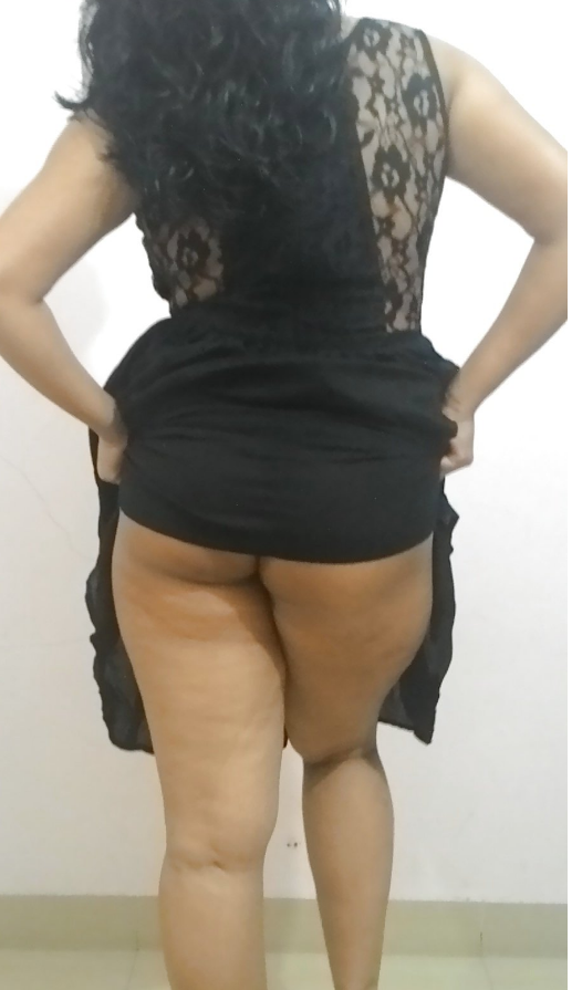 Desi MILF lingerie sex pics teasing her secret hubby 2