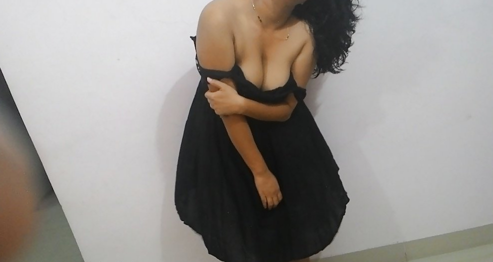 Desi MILF lingerie sex pics teasing her secret hubby 7