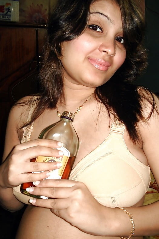 Desi Muslim Bhabhi pussy fucking pics 2